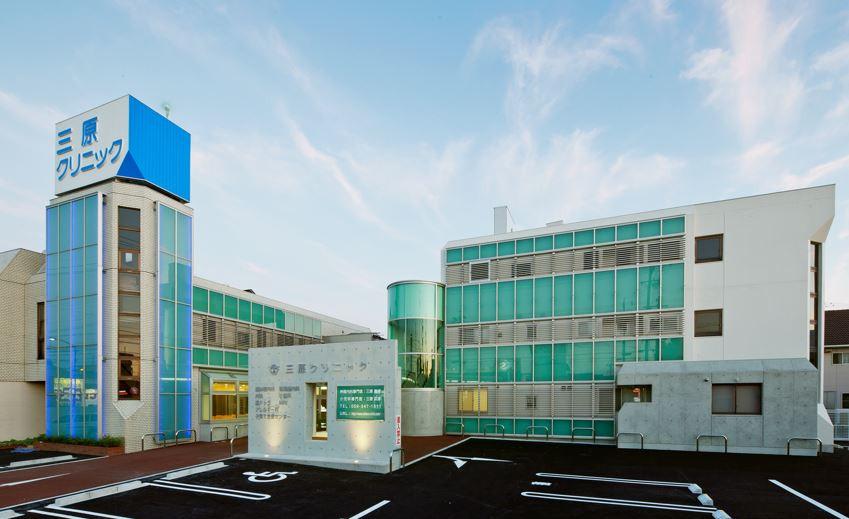 四日市南部笹川通りに面した活気あるクリニックです。元気いっぱいな事務スタッフたちと一緒にお仕事してみましょう！