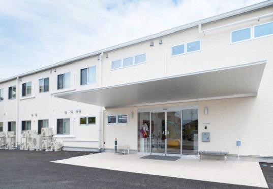 【正看護師】年休120日以上/エリア最高水準の高収入/福利厚生充実★「アクアホーム鈴鹿末広」で一緒にお仕事しませんか？