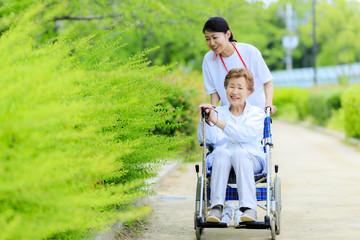 20-50代活躍中!小規模多機能型住宅の介護職・ヘルパー/正社員/月給208000円~/大阪府大阪市平野区喜連西/入職時期はご相談ください！/Kcd032815