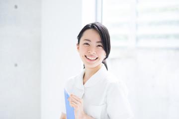 介護施設の訪問看護師/処遇改善や資格手当あり。長く働ける環境/HRCNS/EL/HW/06394