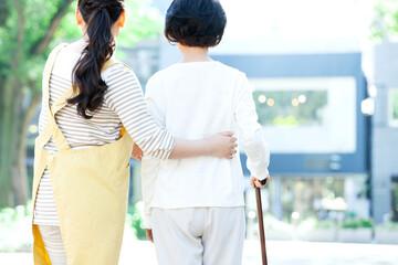 退職金あり・車通勤可/介護職・ヘルパー、訪問介護員(正社員)/有料老人ホーム/大阪府寝屋川市/RIM/Kri037709
